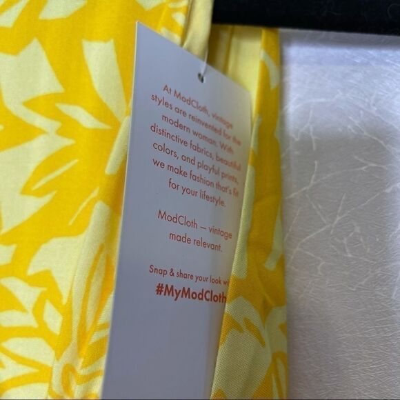 ModCloth just keep swinging floral shift dress S - Picture 4 of 7